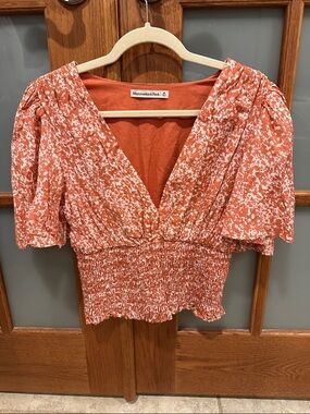 Abercrombie & Fitch Rust Floral V-Neck Smocked Crop Blouse